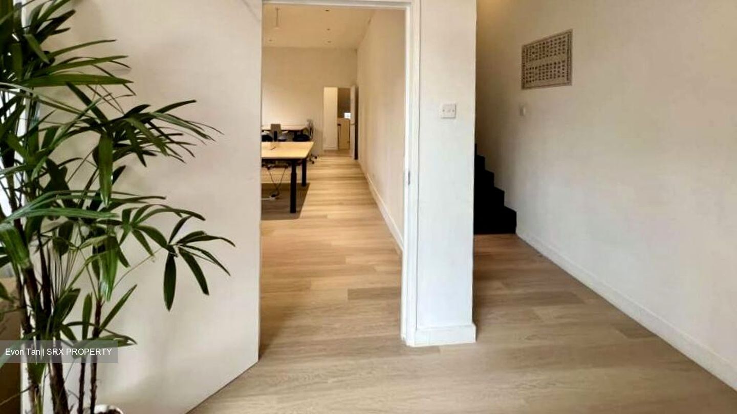 South Bridge Road (D1), Office #499147571